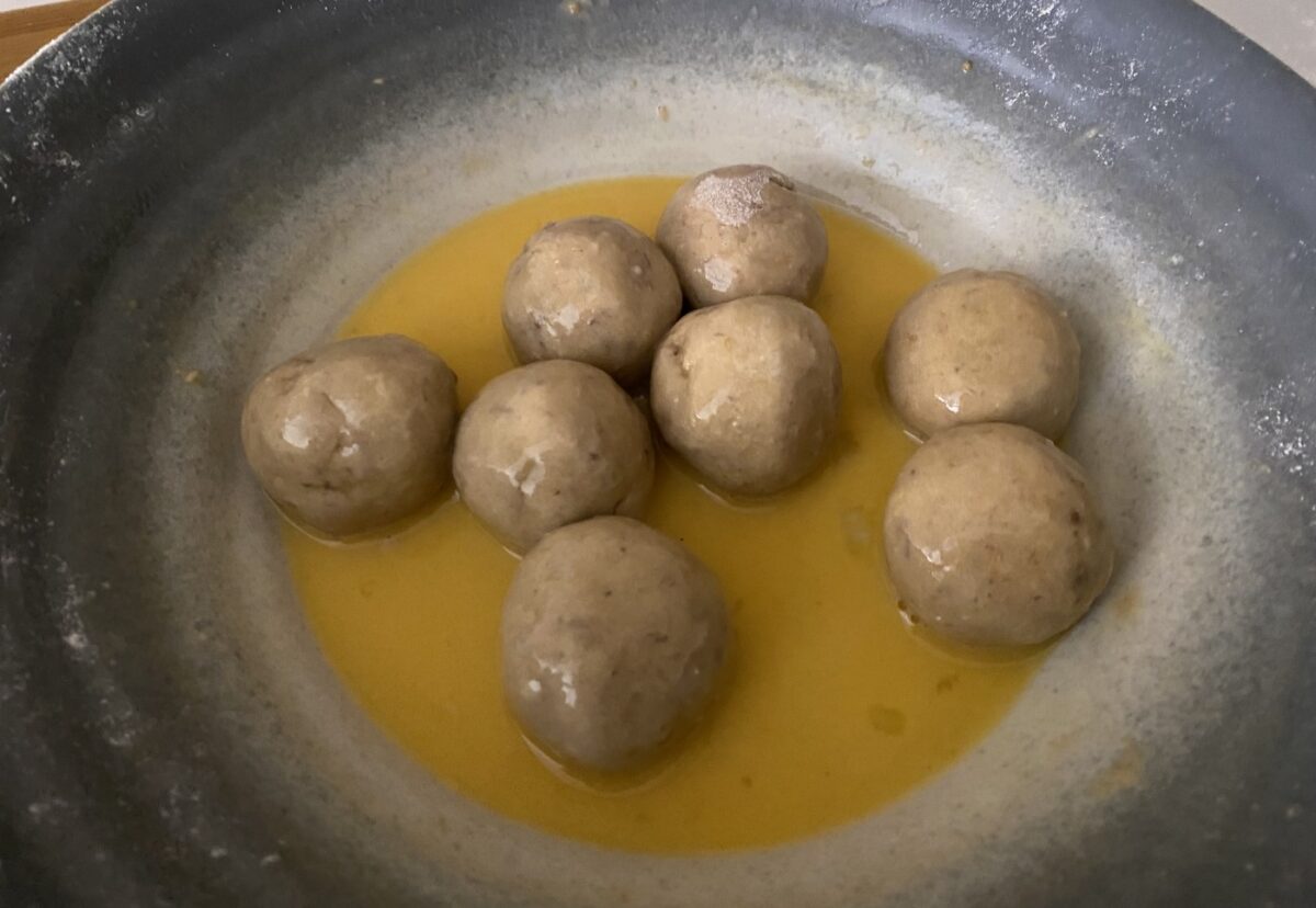 Croquetas de las sobras de pringá de cocido. Receta andaluza para croquetear