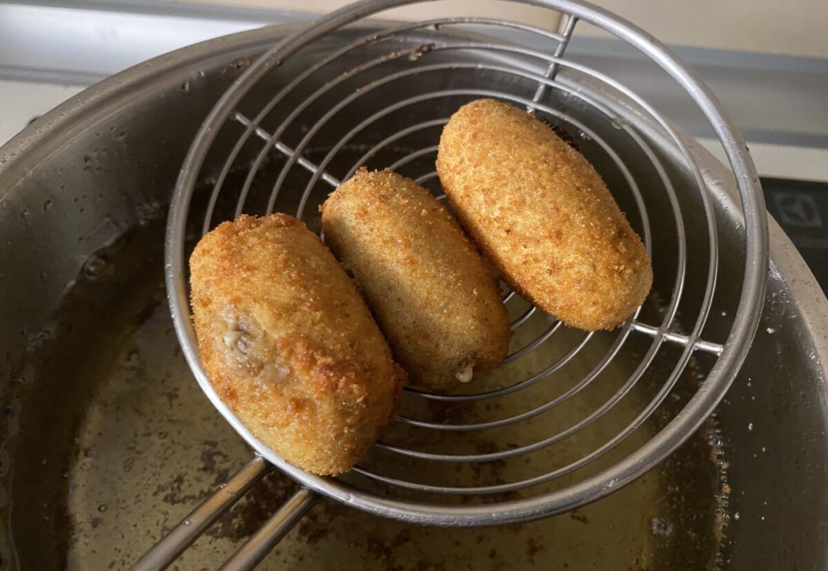 Croquetas de morcilla caseras. Receta cremosa y fácil para triunfar en casa