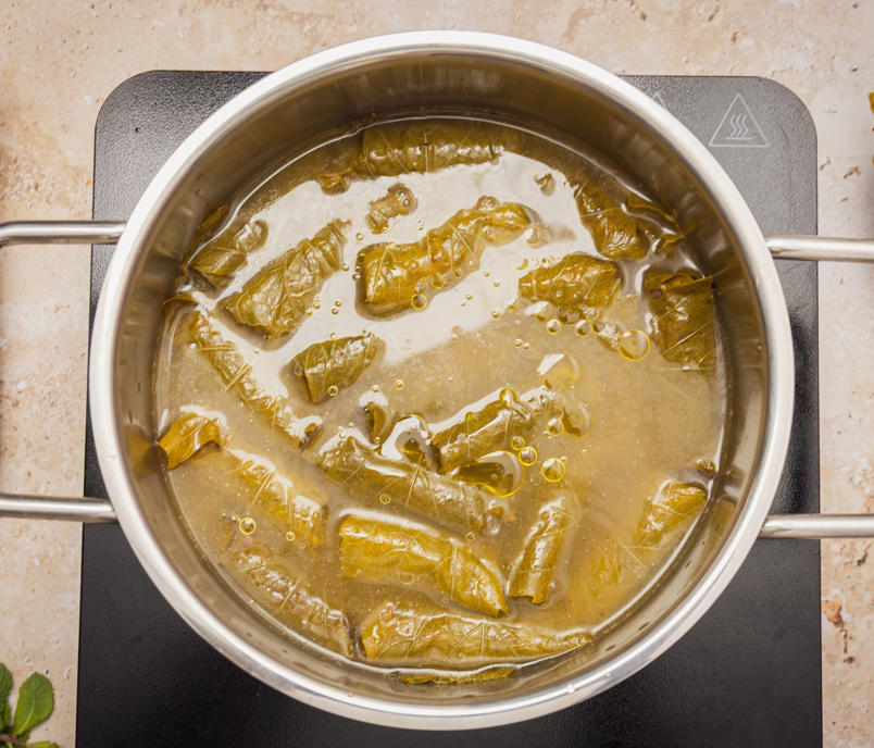 Dolmas griegas rellenas de arroz y carne