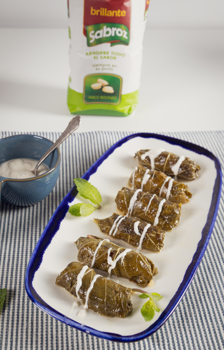Dolmas griegas rellenas de arroz y carne