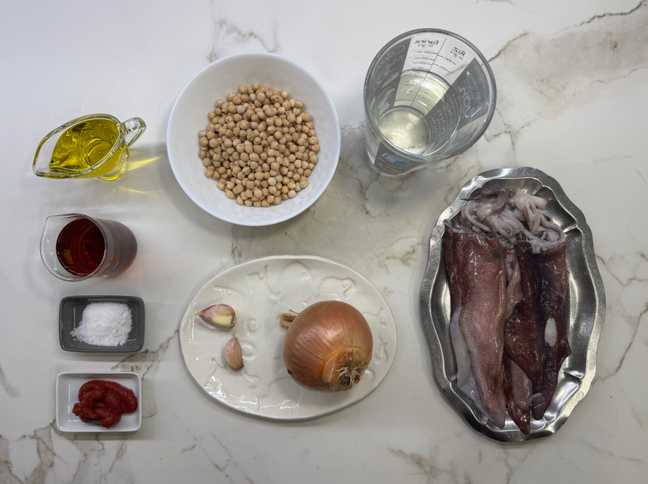 Guiso de calamares con garbanzos en olla exprés