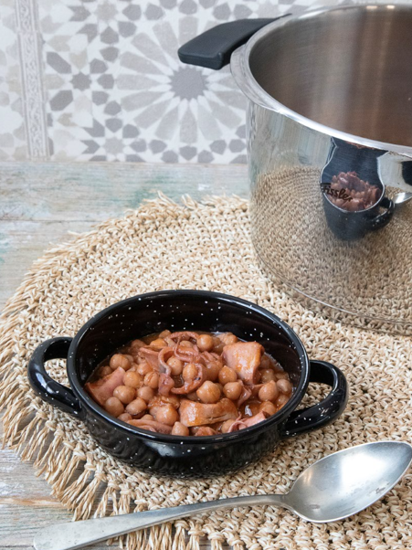 Guiso de calamares con garbanzos en olla exprés