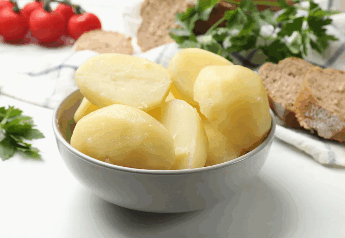 Cómo hacer patatas cocidas: tiempos de cocción, técnica y trucos para que queden perfectas