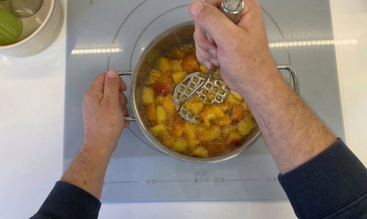 Mermelada de melocotón casera. Receta fácil y tradicional paso a paso