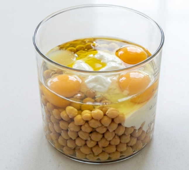 Pan de garbanzos sin harina y sin gluten, tierno por dentro y muy fácil de hacer