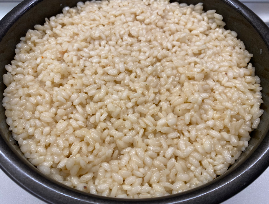Pastelón de arroz al horno con carne y queso. Receta fácil por capas
