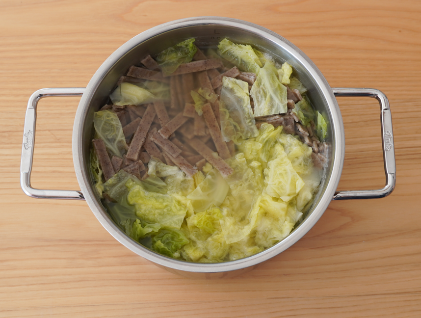 Pizzoccheri alla valtellinese: receta tradicional italiana con queso y verduras paso a paso