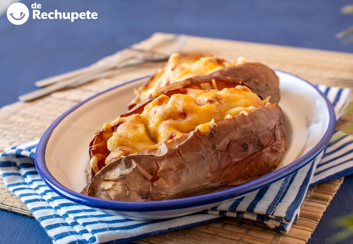 Boniatos asados rellenos al horno. Receta fácil, saludable y completa