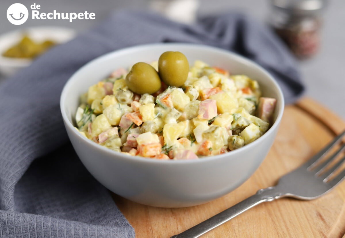Por qué se le echa vinagre a la ensaladilla rusa. Qué aporta y si realmente merece la pena