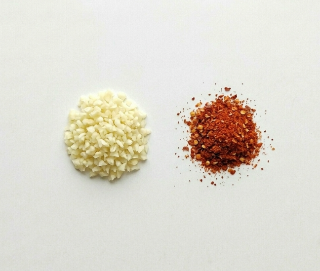 Salsa criolla argentina y uruguaya. Receta casera fresca para asados y carnes