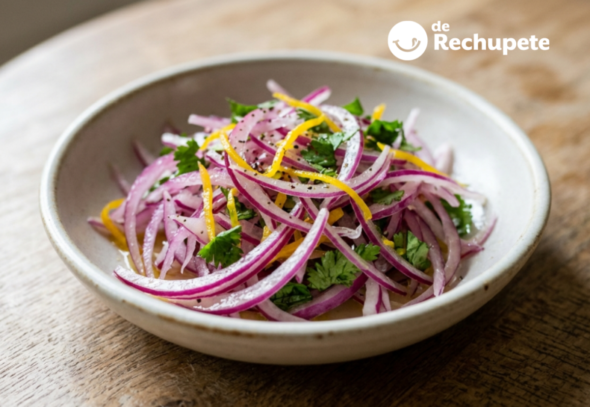 Salsa criolla peruana casera. Receta fácil y refrescante al estilo peruano