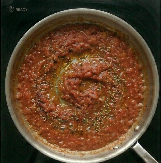 Salsa roja kebab casera, estilo mediterráneo y con caracter