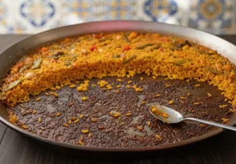 Cómo conseguir el mejor socarrat en tu paella: trucos infalibles para un arroz perfecto en tu paella