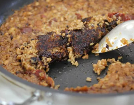 Cómo conseguir el mejor socarrat en tu paella: trucos infalibles para un arroz perfecto en tu paella