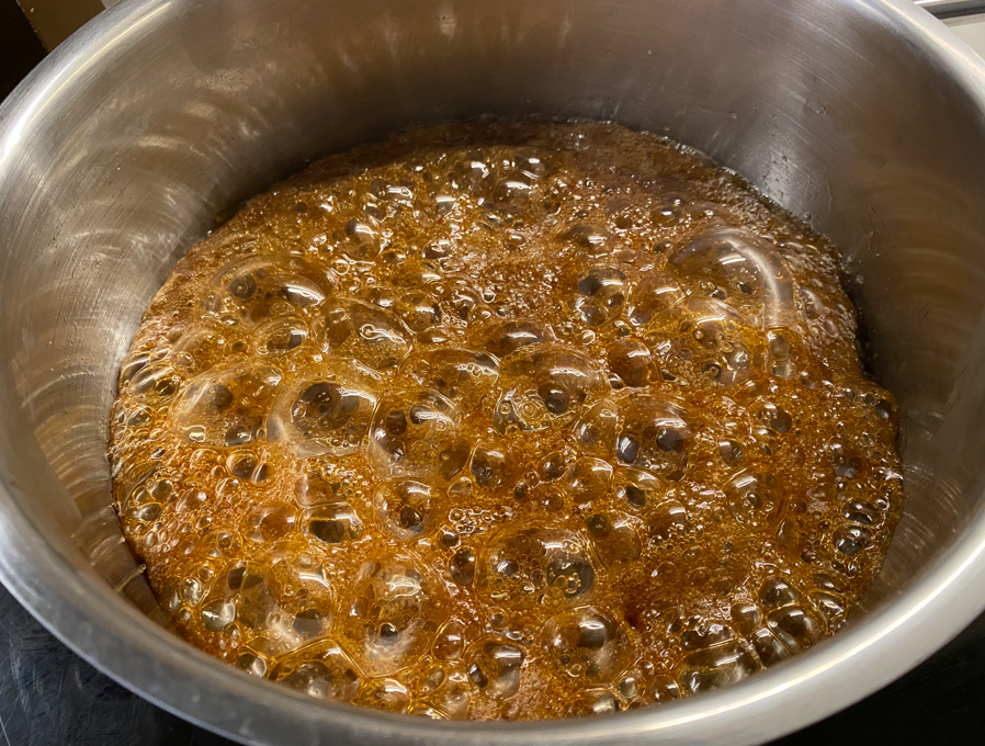 Así se hacen los auténticos stroopwafels: crujientes, tiernos y llenos de caramelo