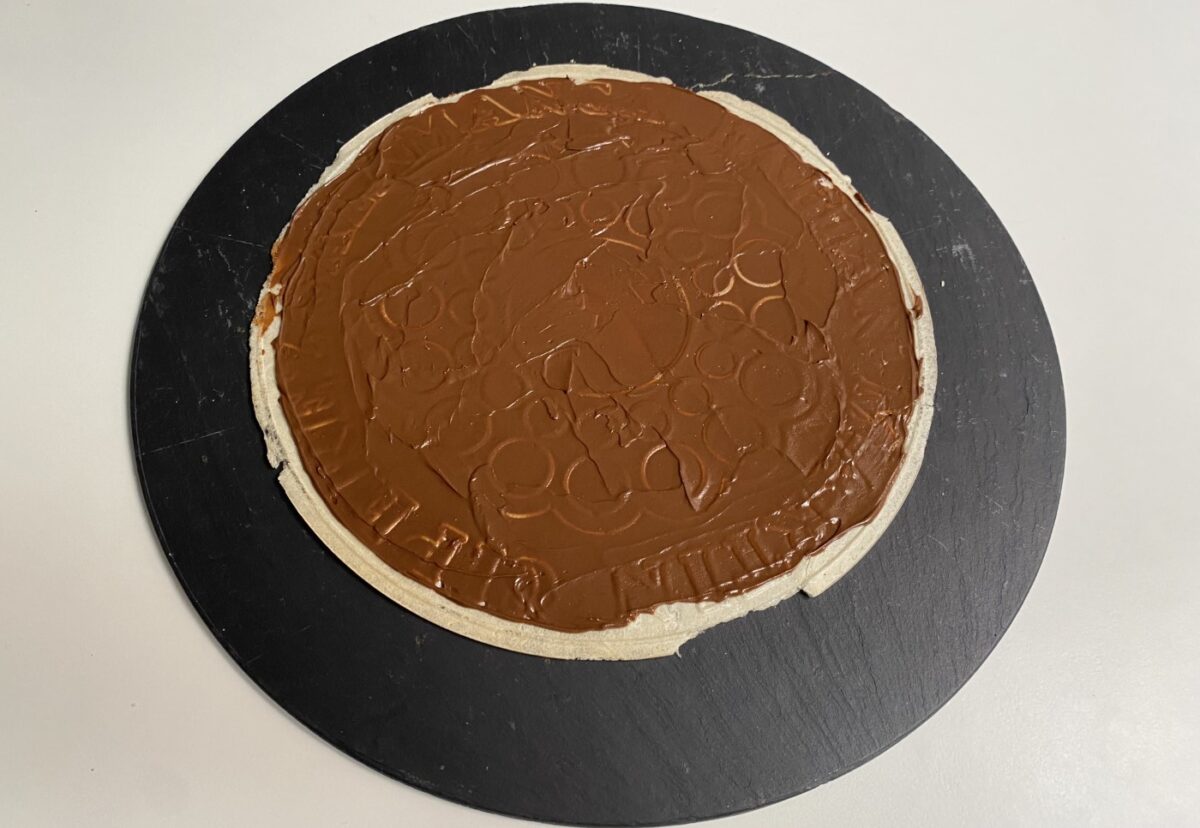 Tarta de huesitos con obleas y Nutella. La tarta de chocolate más fácil y crujiente