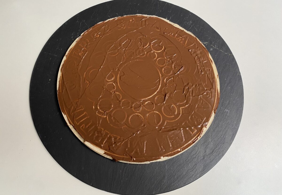 Tarta de huesitos con obleas y Nutella. La tarta de chocolate más fácil y crujiente