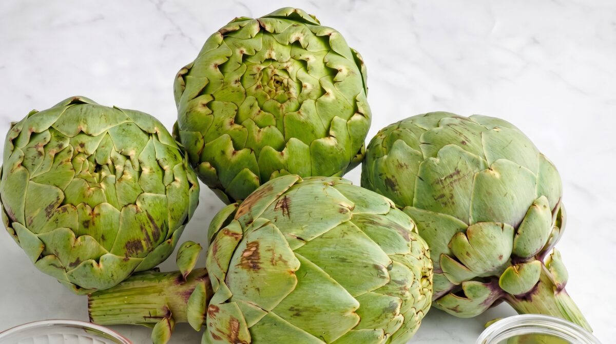 Alcachofas a la montillana: receta tradicional andaluza fácil y llena de sabor
