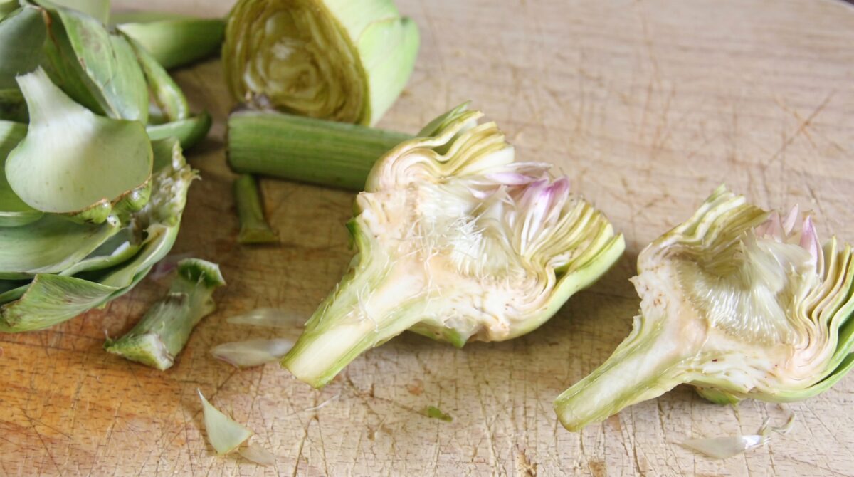Alcachofas a la montillana: receta tradicional andaluza fácil y llena de sabor