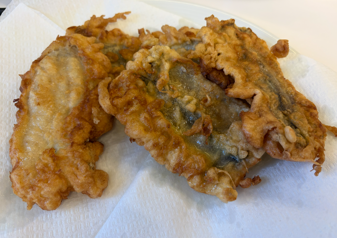 Filetes de bacaladilla rebozados y fritos. Receta fácil y crujiente como en casa