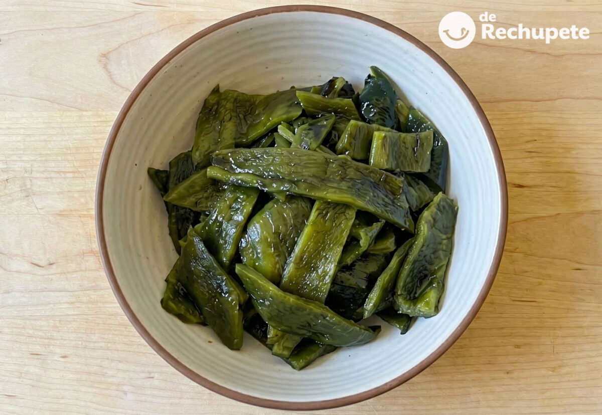 Chiles poblanos: cómo prepararlos en casa paso a paso (receta fácil y auténtica mexicana)