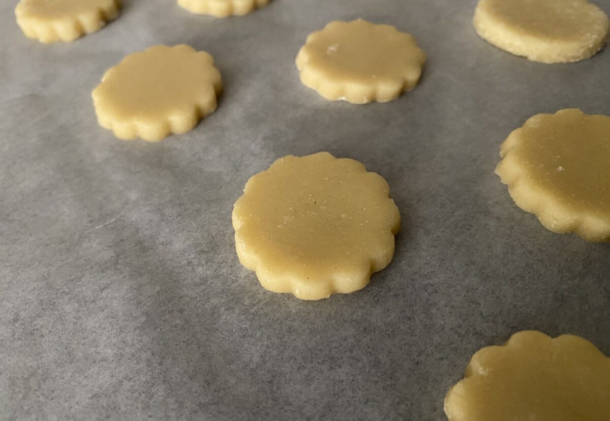 Selección de petit fours caseros fáciles. Surtido de bocados dulces para sorprender en casa
