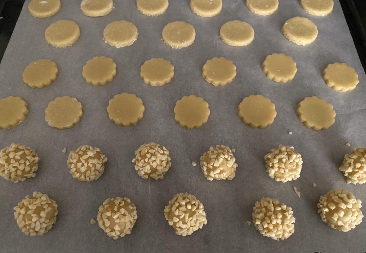 Selección de petit fours caseros fáciles. Surtido de bocados dulces para sorprender en casa