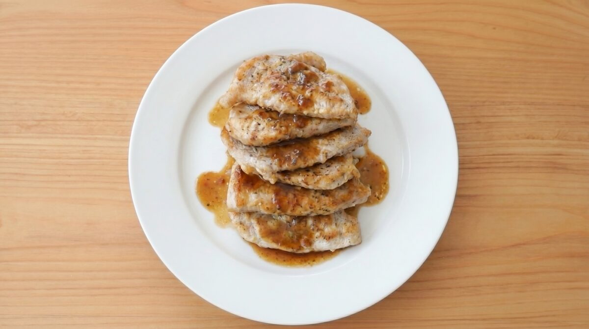 Piccata de pollo con limón y alcaparras. Receta fácil, rápida y con sabor italiano en tu mesa
