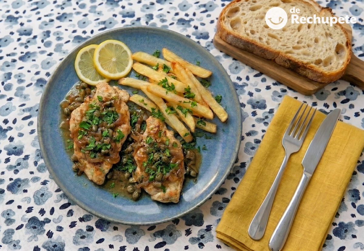 Piccata de pollo con limón y alcaparras. Receta fácil, rápida y con sabor italiano en tu mesa