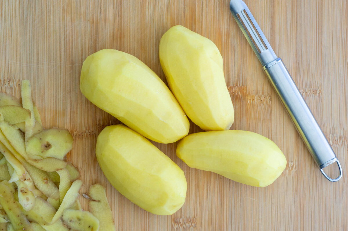 Tortilla de patatas en sartén. Receta tradicional paso a paso para que quede perfecta