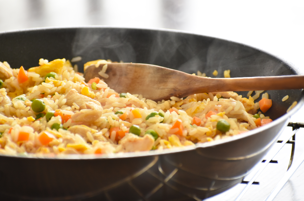 Qué es el arroz vaporizado, cómo se hace y cómo usarlo en la cocina
