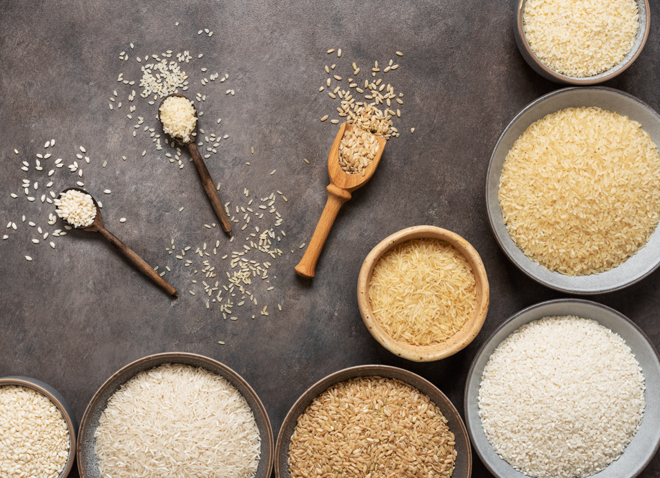 Qué es el arroz vaporizado, cómo se hace y cómo usarlo en la cocina