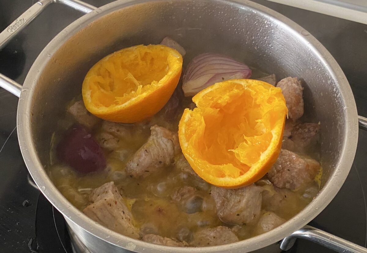 Carnitas mexicanas caseras. Receta tradicional de cerdo crujiente y jugoso