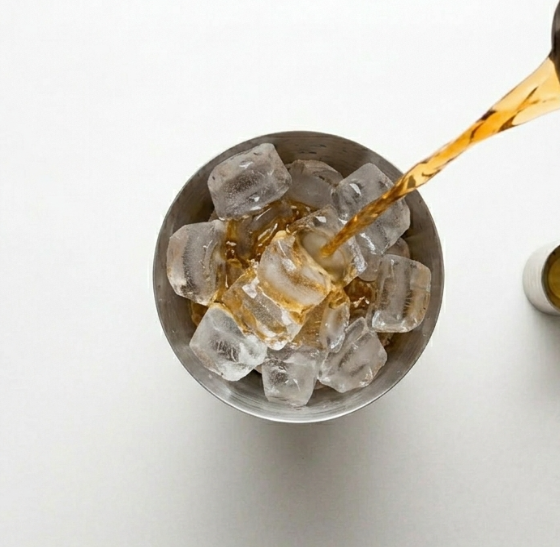 Banana Bliss, una copa breve de brandy y banana con aire clásico de sobremesa