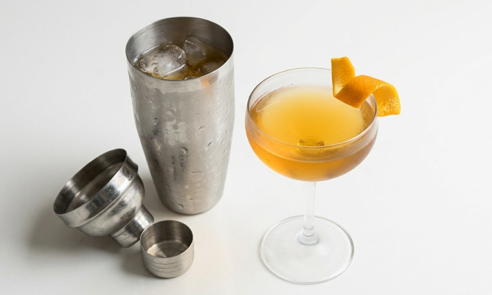 Banana Bliss, una copa breve de brandy y banana con aire clásico de sobremesa