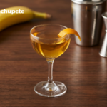 Banana Bliss, una copa breve de brandy y banana con aire clásico de sobremesa