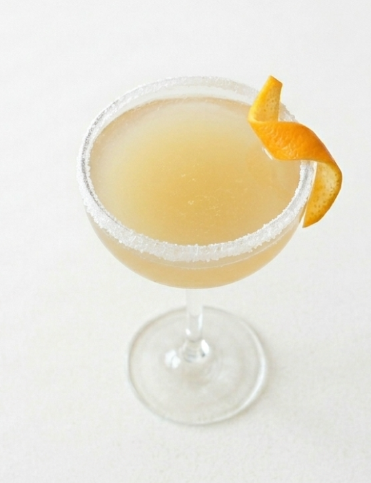 Sidecar, el cóctel clásico de coñac que siempre apetece