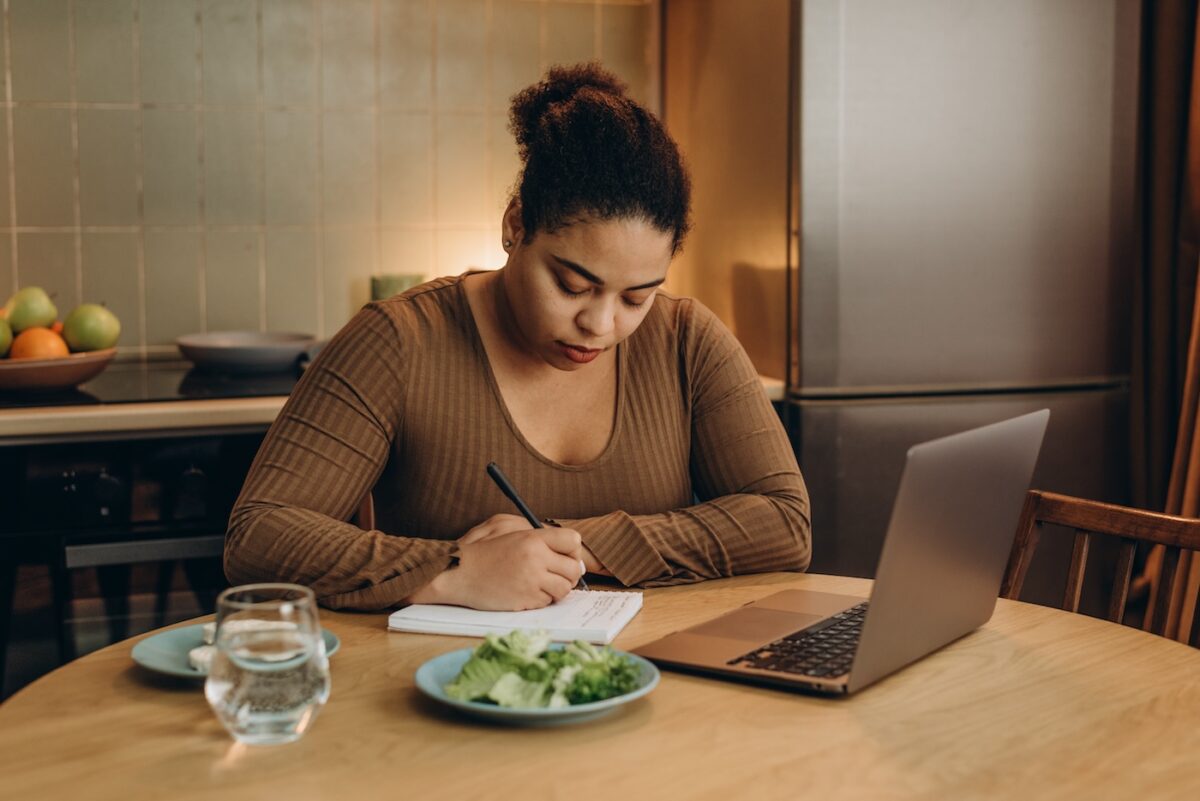 Explorando las sorprendentes conexiones entre la dieta y la salud mental
