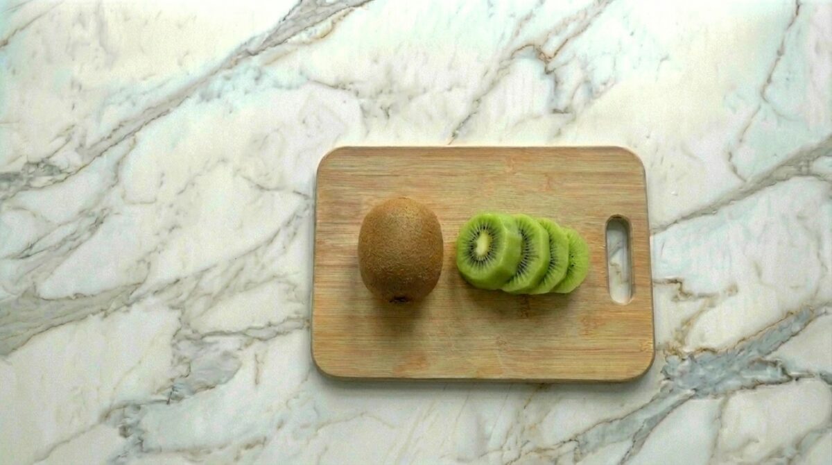 Macedonia de fruta casera. Receta fácil, fresca y perfecta para cualquier momento