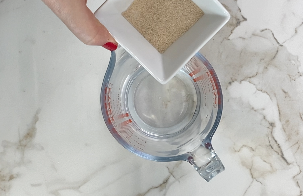 Cómo hacer masa pizza fina casera con borde tostado y base firme