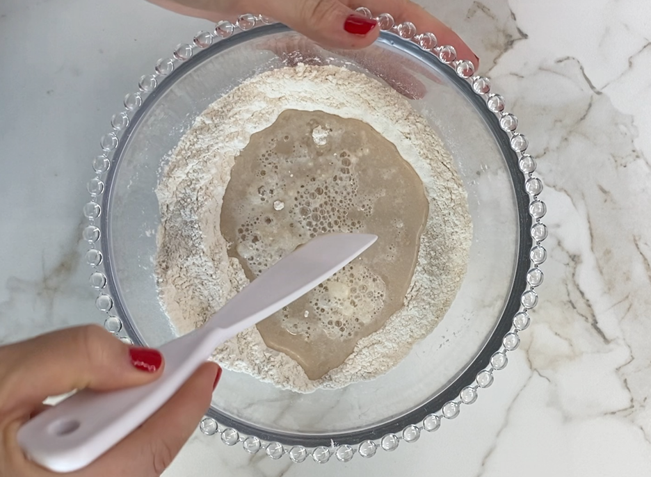 Cómo hacer masa pizza fina casera con borde tostado y base firme