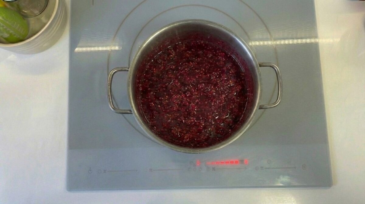 Mermelada de frambuesa casera. Receta fácil, natural y llena de sabor