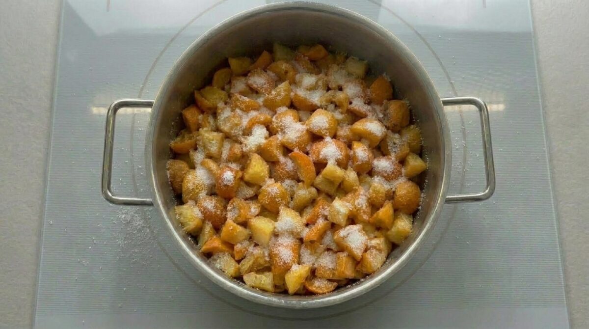 Mermelada de nísperos casera. Receta fácil, aromática y con el punto justo de dulzor