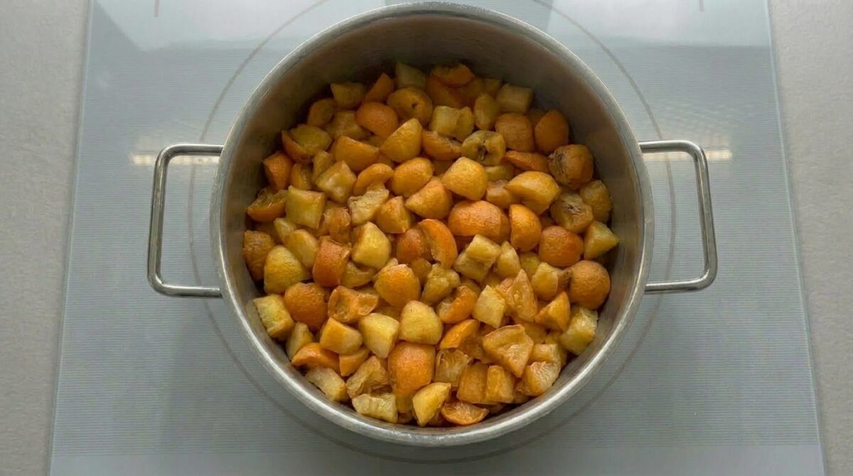 Mermelada de nísperos casera. Receta fácil, aromática y con el punto justo de dulzor