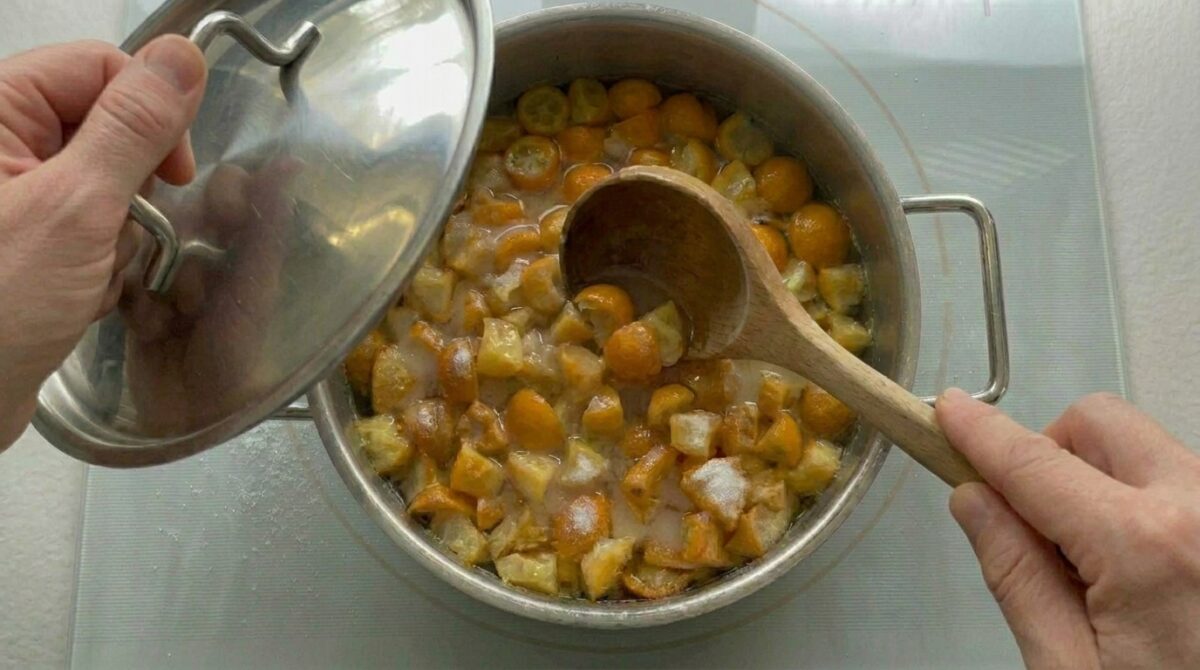 Mermelada de nísperos casera. Receta fácil, aromática y con el punto justo de dulzor