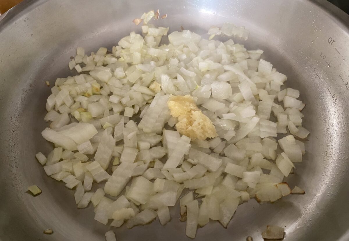 Pastitsio griego. Receta tradicional paso a paso de pasta al horno con carne y bechamel