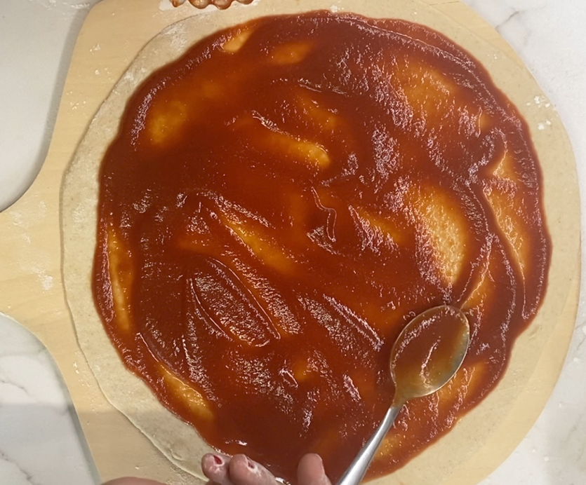 Pizza pepperoni con masa fina. La de toda la vida