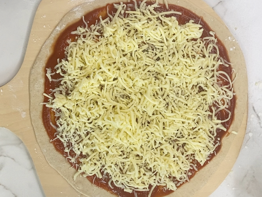 Pizza pepperoni con masa fina. La de toda la vida
