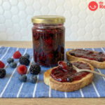 Mermelada de frutas del bosque casera. Receta fácil, aromática y perfecta para todo