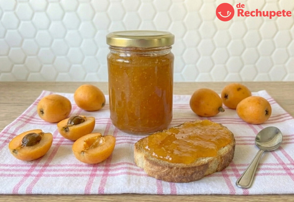 Mermelada de nísperos casera. Receta fácil, aromática y con el punto justo de dulzor